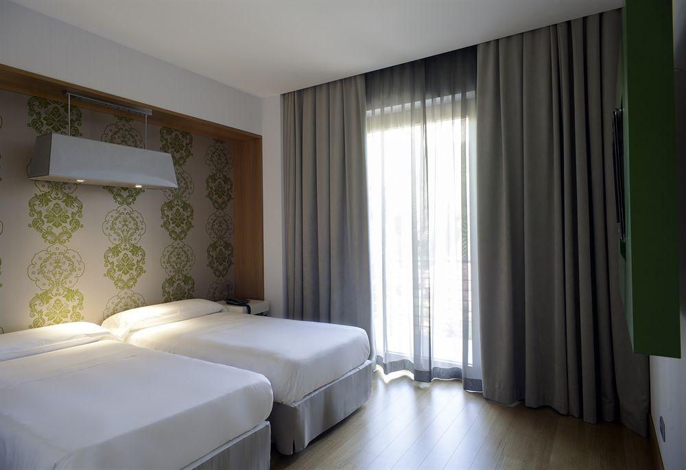 Hotel Nh 4*